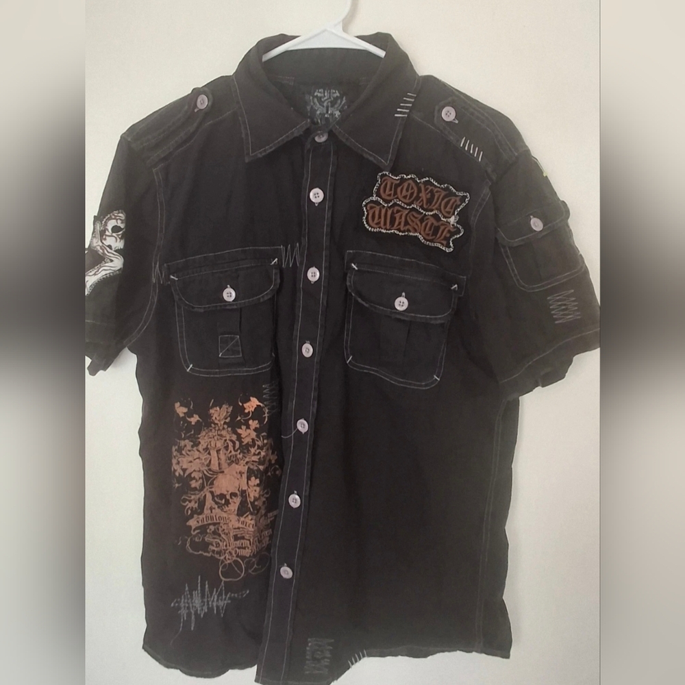 Toxic Waste Short-Sleeve Button-Up Shirt Size L